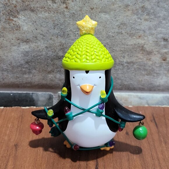 Hallmark Christmas Ornament Tip South Pole Pals 2007 Penguin In Lights - Picture 3 of 12